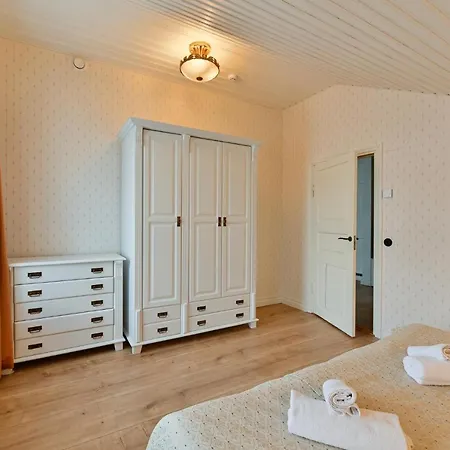 Pargimaja * Kuressaare